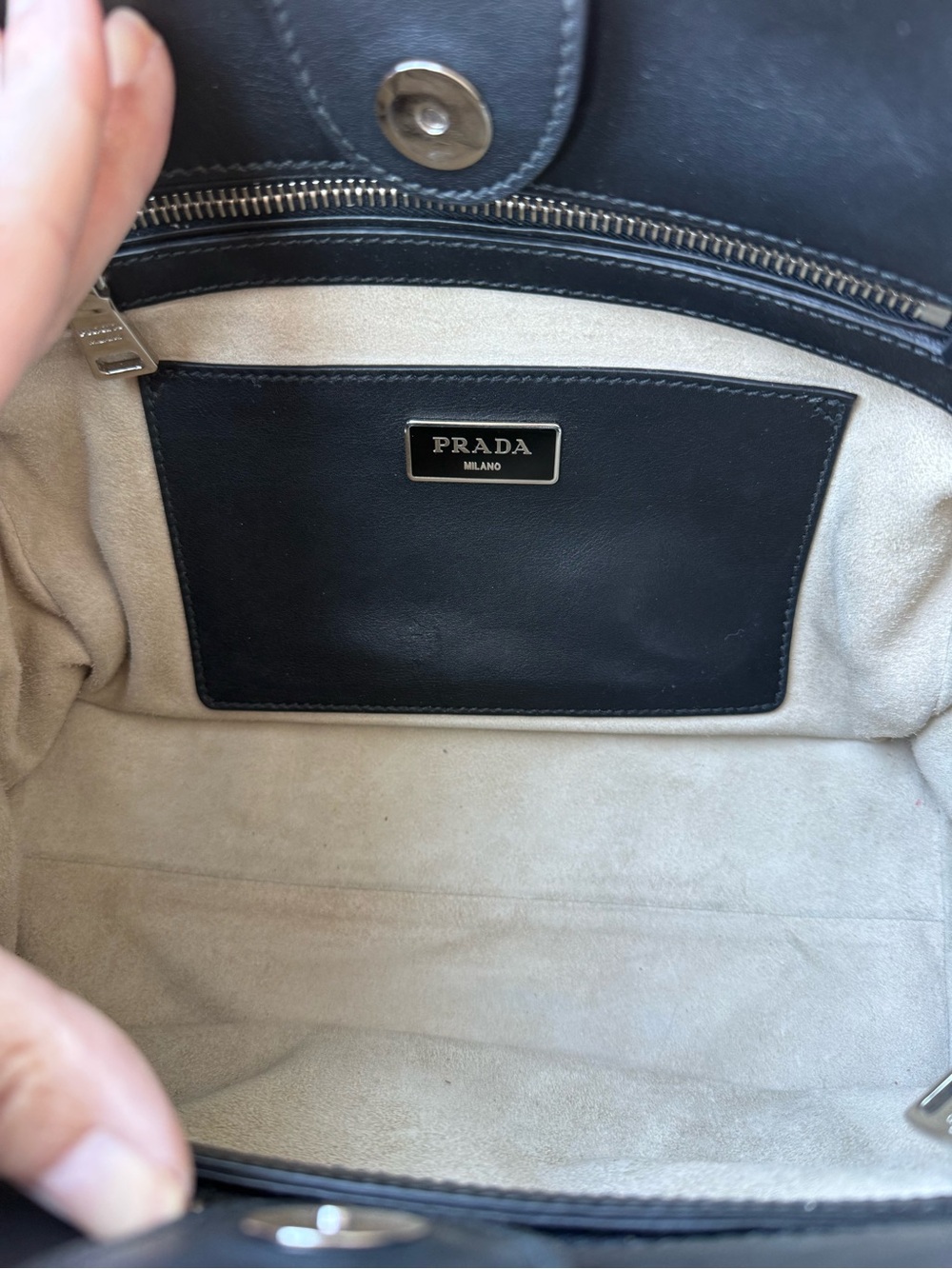 Authentic Prada Twin Pocket City Crossbody Tote in Black Saffiano Leather w/COA - Picture 13 of 15
